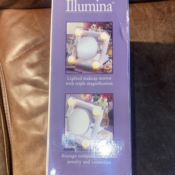 Conair Lighted Makeup Mirror with Magnification NEW - Picture 4 of 4